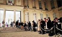 Miles de franceses honran al ex presidente Jacques Chirac