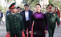 Líder parlamentaria se reúne con el Mando Militar de la provincia de Dak Lak