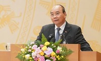 Vietnam determinado a impulsar crecimiento económico pese a impactos de Covid-19 