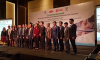 Fomentan cooperación público-privada para gestión de residuos plásticos en Vietnam