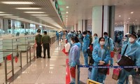 El primer vuelo comercial internacional de Vietnam en periodo poscoronavirus arriba a Hanói desde Seúl