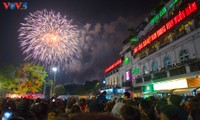 Vietnamitas se suman a las celebraciones del año nuevo 2021 con esperanza