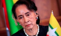 Condenan a la exlíder de Myanmar a cuatro años de prisión