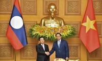 Altos dirigentes de Vietnam y Laos dialogan sobre relaciones bilaterales