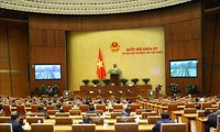Debaten en el Parlamento vietnamita la inversión en  infraestructuras viales 
