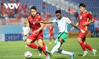 Los jugadores de Vietnam se despiden de la Copa Asiática de fútbol masculino sub-23