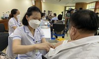 Vietnam reporta cerca de mil casos de infección ​por covid-19 este martes