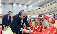 Presidente Nguyen Xuan Phuc: Urge crear mejores condiciones a las personas de edad