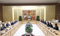 Jefes de Estado y Gobierno de Vietnam se reúnen con el presidente del Senado francés