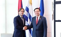 Visita del líder parlamentario vietnamita acapara atención del público uruguayo
