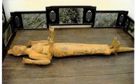 Devuelven a Vietnam una antigua estatua de bronce robada