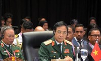 Representante de Vietnam se reúne con ministros de Defensa de la ASEAN y países asociados