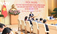 Primer ministro de Vietnam pide manejo flexible de tasa cambiaria y tasa de interés