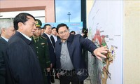 Primer Ministro supervisa puerta fronteriza internacional en Cao Bang