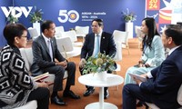 Reuniones bilaterales entre jefe de Gobierno de Vietnam y líderes de países participantes en cumbre especial ASEAN-Australia