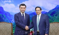 Premier vietnamita se reúne con canciller uzbeko