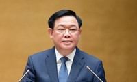 Aprueban resolución sobre separación de Vuong Dinh Hue del cargo de presidente de la Asamblea Nacional
