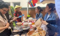 Colores de la cultura vietnamita en la Feria de Comercio y Gastronomía de la ASEAN 2024 en Suecia