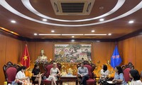 Embajadora de Perú visita La Voz de Vietnam
