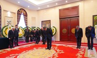 Máximo líder chino rinde homenaje al secretario general del Partido, Nguyen Phu Trong