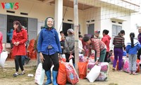 Quà tết cho bà con nghèo xã Phương Giao, Thái Nguyên