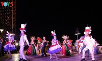 Lễ hội Carnaval đường phố khuấy động đêm Đà Nẵng