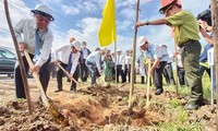 Nguyên Xuân Phuc salue les opérations de reboisement dans la province de Bên Tre