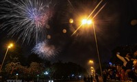 Hanoi: les feux d’artifice pour le Têt