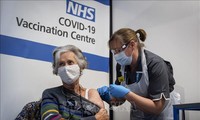 Covid-19: le Royaume-Uni remet en question la quatrième dose avec un vaccin adapté au variant Omicron 