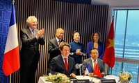 Le Vietnam et la France promeuvent leur coopération dans la formation des fonctionnaires