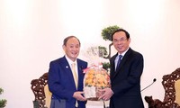L’ancien Premier ministre japonais, Suga Yoshihide, rencontre le plus haut dirigeant de Hô Chi Minh-ville
