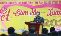 Pham Minh Chinh se rend au «Têt des retrouvailles-Printemps de cohésion» à Nam Dinh