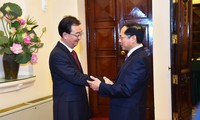 Bùi Thanh Son reçoit le secrétaire du Comité provincial du PCC du Yunnan