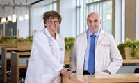 Nobel de médecine 2023: Katalin Kariko et Drew Weissman récompensés pour le vaccin à ARN messager
