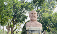Le parc Thao Câm Viên rend hommage à son premier directeur Jean Baptiste Louis Pierre