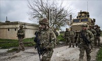 Les États-Unis renforcent leur présence militaire au Moyen-Orient face aux attaques