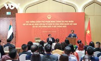 Le Premier ministre rencontre la communauté vietnamienne aux Émirats arabes unis