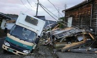 Séisme au Japon: le bilan grimpe à au moins 92 morts et 242 disparus