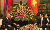 ท่าน Truong Tan Sangให้การต้อนรับรัฐมนตรีว่าการกระทรวงการต่างประเทศอาร์เมเนีย