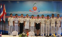 การพบปะสังสรรค์ทหารเรือรุ่นใหม่อาเซียนปี 2012