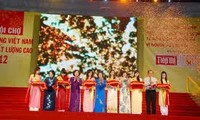 สถานประกอบการกว่า 250 แห่งเข้าร่วมงานแสดงสินค้าคุณภาพสูงของเวียดนาม ณ นครโฮจิมินห์