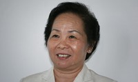 นาง Nguyễn Thị Doan รองประธานประเทศเวียดนามพบปะกับตัวแทนเกษตรกรที่ดีเด่นในการผลิต