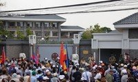 พรรคฝ่ายค้านกัมพูชายุติการชุมนุมประท้วงอย่างสงบ