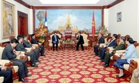 รองนายกรัฐมนตรีเวียดนามฝ่ามบิ่งมิงห์ส่งคำอวยพรถึงพี่น้องประชาชนลาวเนื่องในโอกาสวันชาติลาว