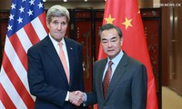 จีนและสหรัฐหารือเกี่ยวกับปัญหาทวิภาคีและโลกที่ต่างให้ความสนใจ