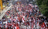 พุทธศาสนิกชนนับหมื่นคนร่วมสวดมนต์ให้แก่สันติภาพในอินโดนีเซีย