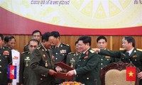 รัฐมนตรีว่าการกระทรวงกลาโหมกัมพูชาเยือนเวียดนาม