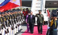 นายกรัฐมนตรีเหงียนซวนฟุ๊กเข้าร่วมประชุมสุดยอดอาเซียนครั้งที่ 30 ที่กรุงมะนิลา ประเทศฟิลิปปินส์