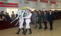 พิธีเคารพและฝังอัฐิของทหารอาสาและผู้เชี่ยวชาญเวียดนามที่เสียชีวิตในประเทศลาวและกัมพูชา