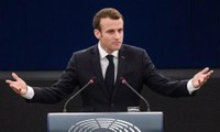 ประธานาธิบดีฝรั่งเศสยอมรับว่า การโจมตีทางอากาศใส่ซีเรียไม่สามารถแก้ไขปัญหาได้